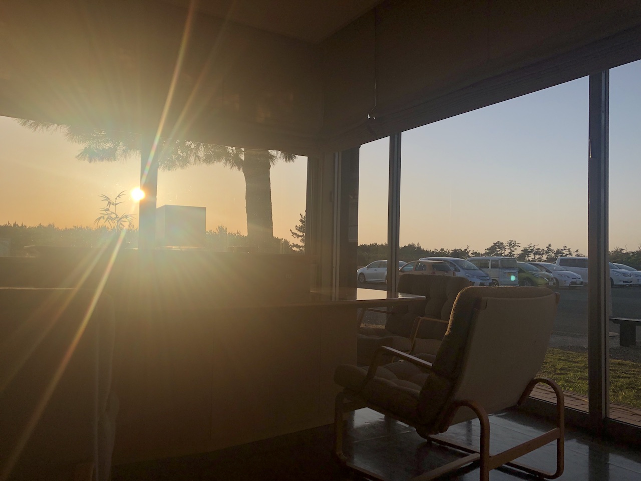 休暇村伊良湖 カフェコーナーから眺める夕日